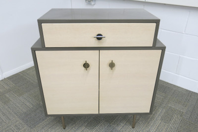 Grey Gloss & Wood Side Unit with Draw & 2 Door Cupboard. Size H90 x W79 x D36cm.