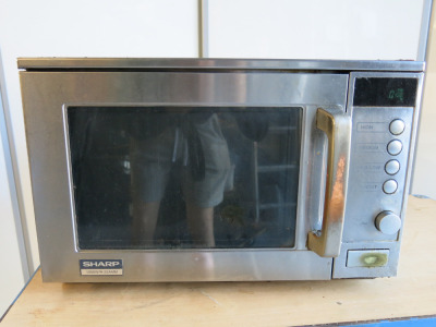 SHARP Commercial Microwave, Model R22AMM.