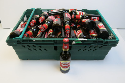 49 x Bottles of Mahou Especial Beer, 33cl.