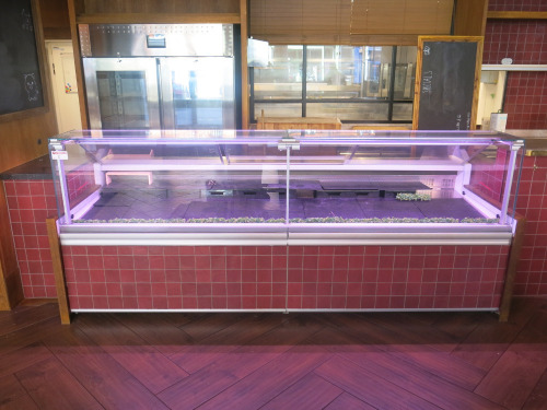 Frigomeccanico Polo Squared VDP 300 Ventilate Glass Illuminated Deli & Supermarket Display Counter, Size H125 x W293 x D120cm. NOTE: location for viewing & collection by appointment only at Kings Road, Chelsea, London.