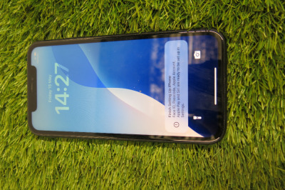 iPhone Xr, S/N DX3DTGLWKXK1, 64GB, in Charcoal Grey.
