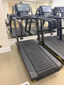 Technogym Skill Run Machine, S/N DJJAEUO200000180, DOM 06/2020. Comes with Back Strap/Support.
