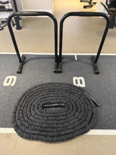 Set of Relife Dip Stands & Training Rope.