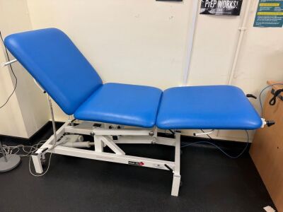 LATE LOT (Located Orpington, Kent, BR5) - Medi-Plinth Electric Massage/Treatment Bed, SWL 260kg.
