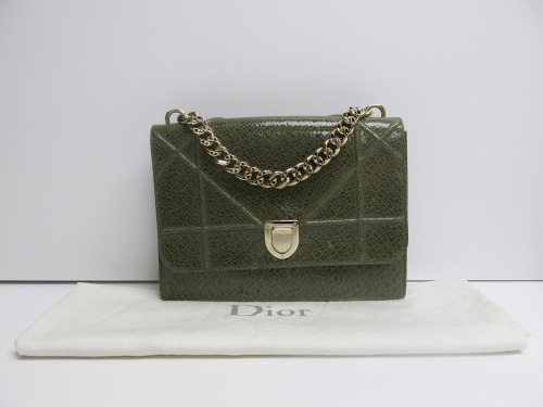 Christian Dior Diorama Bag in Green Crackled Calfskin Leather, S/N 09-BO-1116. Comes with Dior Dust Bag & Certification Card (Purchased Bicester 2018).