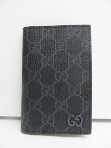 Gucci GG Black & Grey Card Holder. Comes with Gucci Dust Bag.