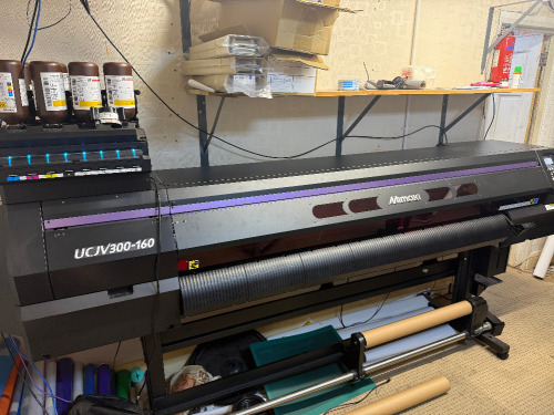 Mimaki 30" Print & Cut UV Printer, Model UCJV300-160, S/N AV36B580, YOM 06/2023, Hours 1838, Print Area 178m2, Print Length 168m. NOTE: Location Welling, Kent. The buyer is responsible for removing from the premises by appointment only, with viewing recom