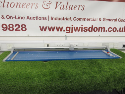 F Dahle 558 Professional Paper Trimmer.
