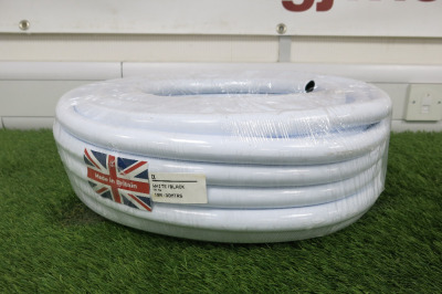30m White/Black Hose Pipe.
