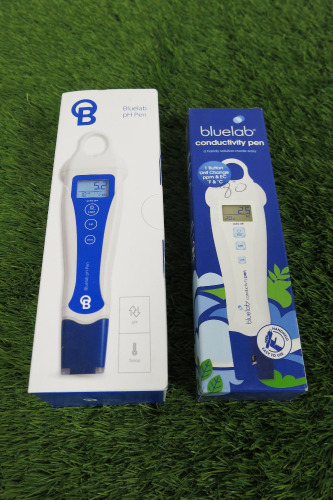 2 x BlueLab Tester Pen's to include: 1 x PH Tester Pen & 1 x Conductivity Pen.