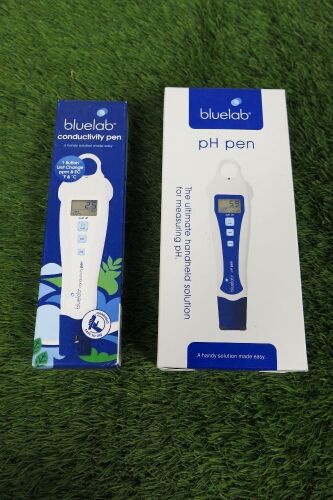 2 x BlueLab Tester Pen's to include: 1 x PH Tester Pen & 1 x Conductivity Pen.