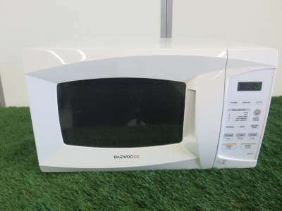 Daewoo 700w Microwave, Model KOR-6L1B.
