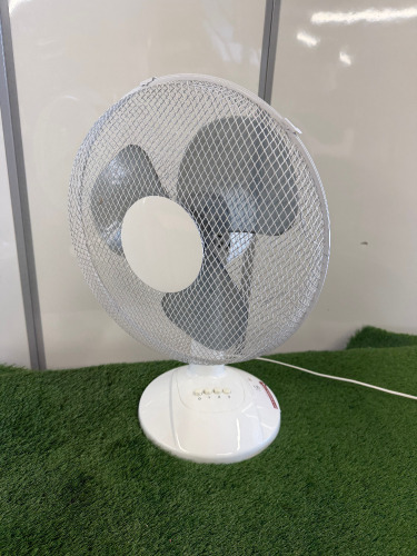 Airmaster 16" Desk Fan, Model STF16D.