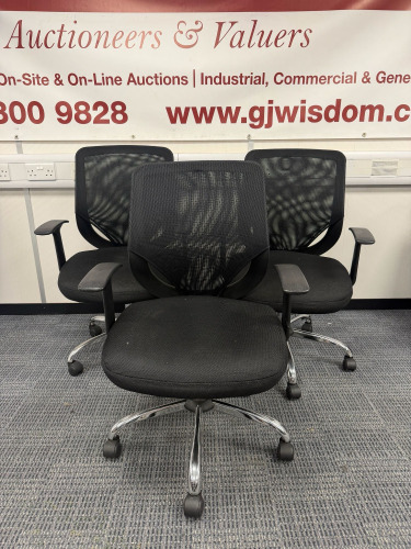 5 x Black Mesh Back Office Chairs with Chrome Swivel Base.