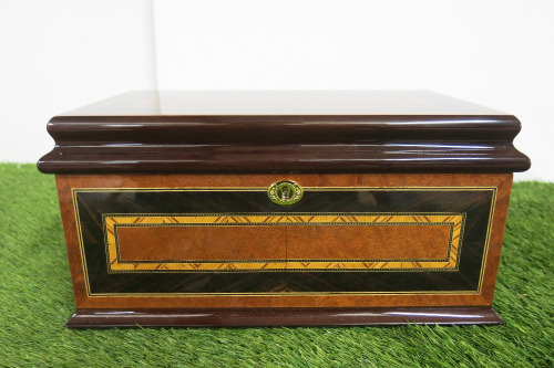 The East India Company Decorative Polished Wood Chest with Velvet Lined Interior, Gold Hardware & 2 x Tea Storage Tins. Comes with Original Box. NOTE: chest is open, missing key.
