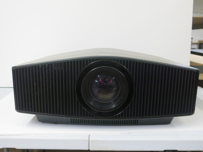 Sony 4K SXRD 4k Projector Model VPL-VW870ES. Home Cinema Laser Projector, Light Timer 5827Hrs. NOTE: missing remote.