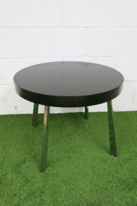 Heavy Wood Top Round Coffee Table on Chrome Legs. Size H54 x Dia70cm. NOTE: scratches to top of table.