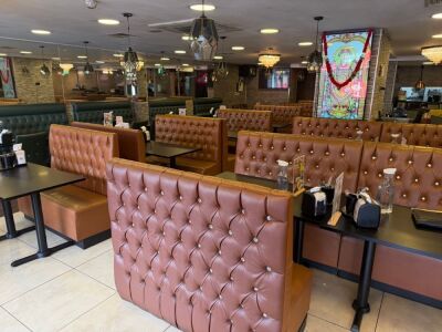 6 x Brown Faux Leather Free Standing Banquet Seats to Include: 2 x Double Button Backed & 4 x Single Button Backed. Size 112 x 130 x 60cm.