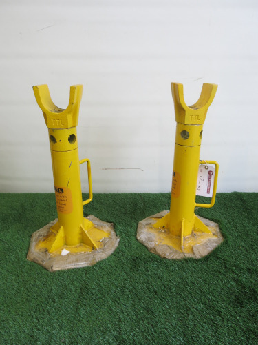 Pair of TTL Cable Drum Lifting Jacks, Capacity 6 Ton Per Pair.