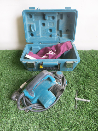 Makita 82mm Corded Electric Planer, Model KP0800. Comes with Carry Case.