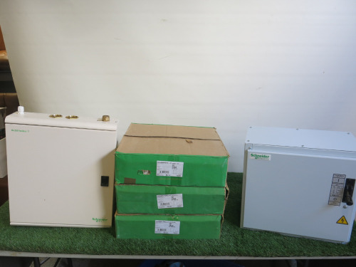 5 x Assorted Schneider Electric Switches & Steel Enclosures to Include: 1 x SQB3153K 315A, Appears New/Unused, 2 x Boxed/ New SEA9BN12SXS Acti9 Isobar & 1 x Boxed/New SEA9BN4SXS Acti9 Isobar & 1 x Used.