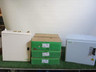 5 x Assorted Schneider Electric Switches & Steel Enclosures to Include: 1 x SQB3153K 315A, Appears New/Unused, 2 x Boxed/ New SEA9BN12SXS Acti9 Isobar & 1 x Boxed/New SEA9BN4SXS Acti9 Isobar & 1 x Used.