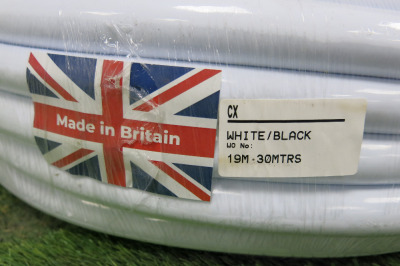 30m White/Black Hose Pipe.
