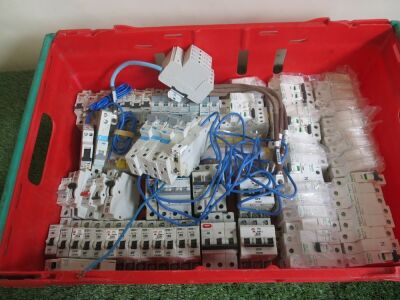Crate Containing 85 x New/Used Assorted Sized Branded Terminal Blocks to Include: 40 x Schneider, 17 x MEM, 14 x Hager, 8 x Merlin Green, 6 x Others & 3 x Schneider Acti9 Comb Busbar.