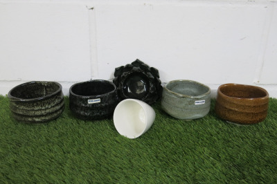 5 x Zero Japan Assorted Ceramic Bowls & 1 x Black Ceramic Floral Candle Holder.