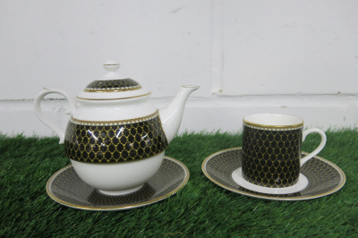 Lot of Halcon Days Hand Painted China to Include: 1 x Tea Pot, 1 x Cup & 2 x Saucers.