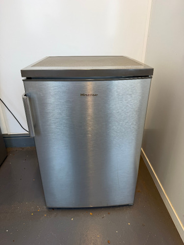 Hisense Grey Undercounter Fridge, Model RL170D4BCE. Size H85 x W55 x D57cm.