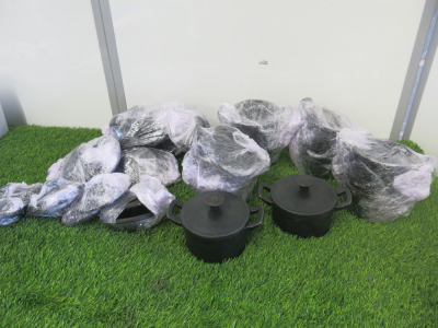 10 x Cast Iron Pots (4 x 2.5") & 12 x Lids.