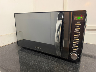 Vytronix Black Microwave, Model VY-HM0800.