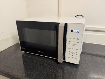 Kenwood White Microwave, Model K20MW21.