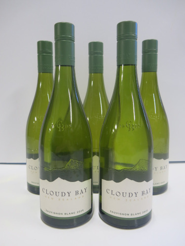 5 x Bottles of Cloudy Bay Sauvignon Blanc, 2025.