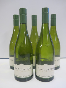 5 x Bottles of Cloudy Bay Sauvignon Blanc, 2025.