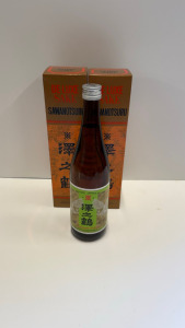 2 x Bottles of Sawanotsuru Deluxe Sake, 720ml.