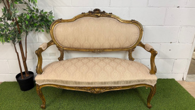 Antique French Louis XV Style Giltwood Settee in Gold Ornate Carved Wood with Soft Patterned Damask Upholstery. Size H96 x W121 x D65cm.