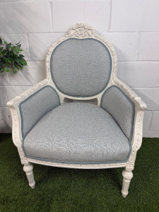 A French Baroque-Style Medallion Armchair in White Wood with Light Blue Pattern Upholstery.