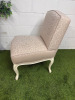 A Handcrafted 'Oficina Inglesa' French Style Armless Slipper Chair in Cream Paisley Upholstery on Off White Wood Frame. - 4