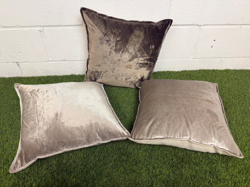 3 x de Le Cuona Crushed Velvet & Natural Fabric Feather Filled Cushions (2 x Light, 1 x Dark). Size 48 x 48cm.