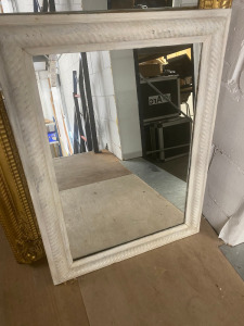 Vintage Shabby Chic White Painted Mirror. Size 82 x 61cm.