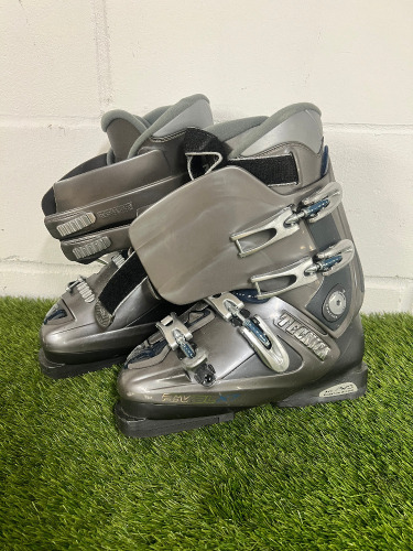 Tecnica Rival X7 Ladies Ski Boots in Grey. Size 294mm.