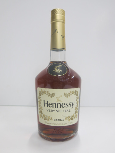 Bottle of Hennessy Very Special Cognac, 700ml.