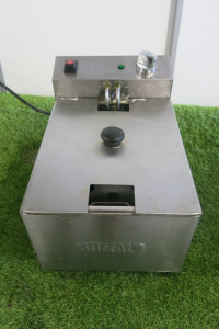 Buffalo Table Top Deep Fat Fryer, Model FC256. NOTE: missing basket.