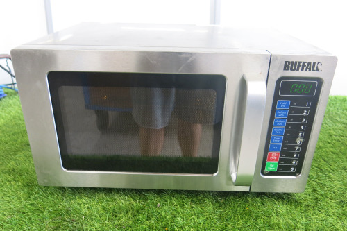 Buffalo 1000w Programmable Commercial Microwave, Model FB862-03.