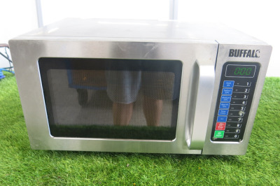 Buffalo 1000w Programmable Commercial Microwave, Model FB862-03.