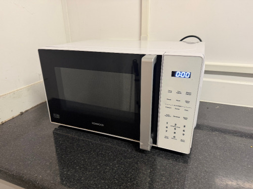 Kenwood White Microwave, Model K20MW21.