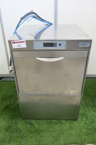 Classeq Commercial Glasswasher, Model G500DUOWS, S/N40073299, 3 Phase, DOM April 2021. Comes with 1 x Tray. Size H82 x W57 x D60cm.