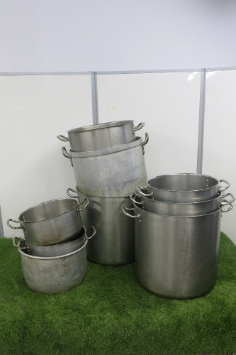9 x Assorted Sized Stew Pots.